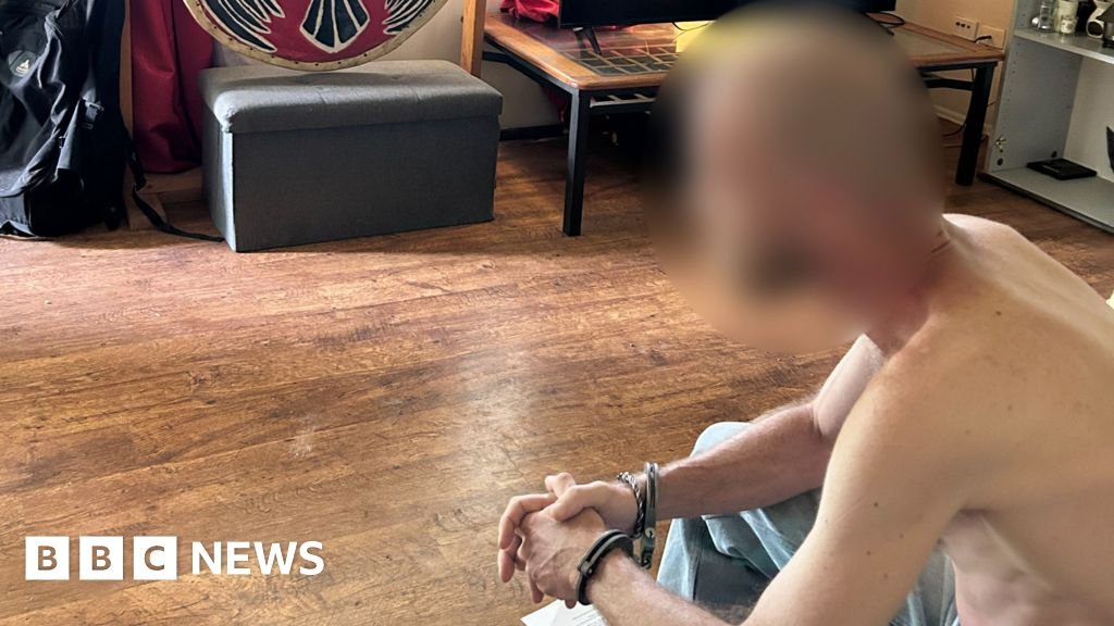 Australia to expel British citizen accused of displaying Nazi emblems