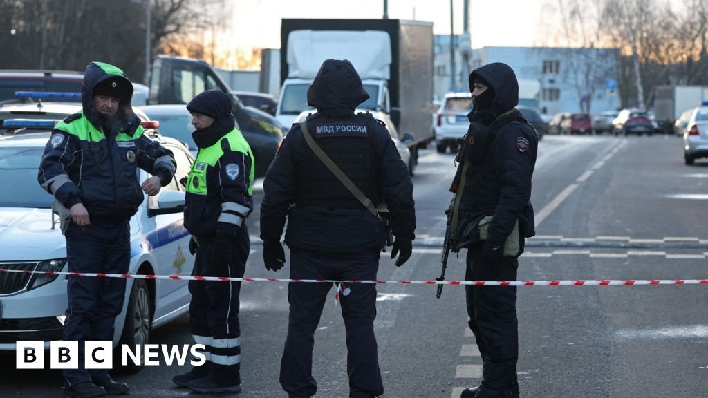 Explosion in Moscow Claims Lives of Two Police Officers