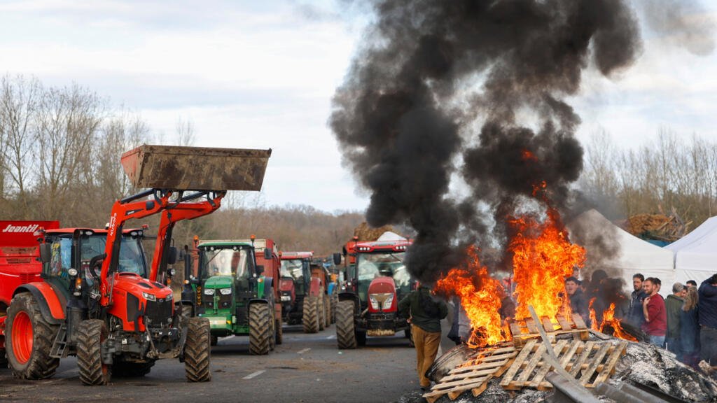 French Government Cautions Farmers on Christmas Blockades Amid Cattle Cull Concerns