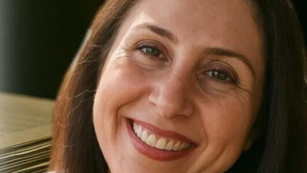 Over 400 prominent women call on Iran to stop the execution of a female activist.