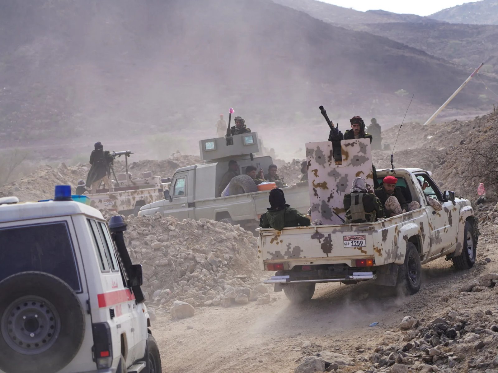 Saudi coalition targets Yemeni port for illegal weapons transfer