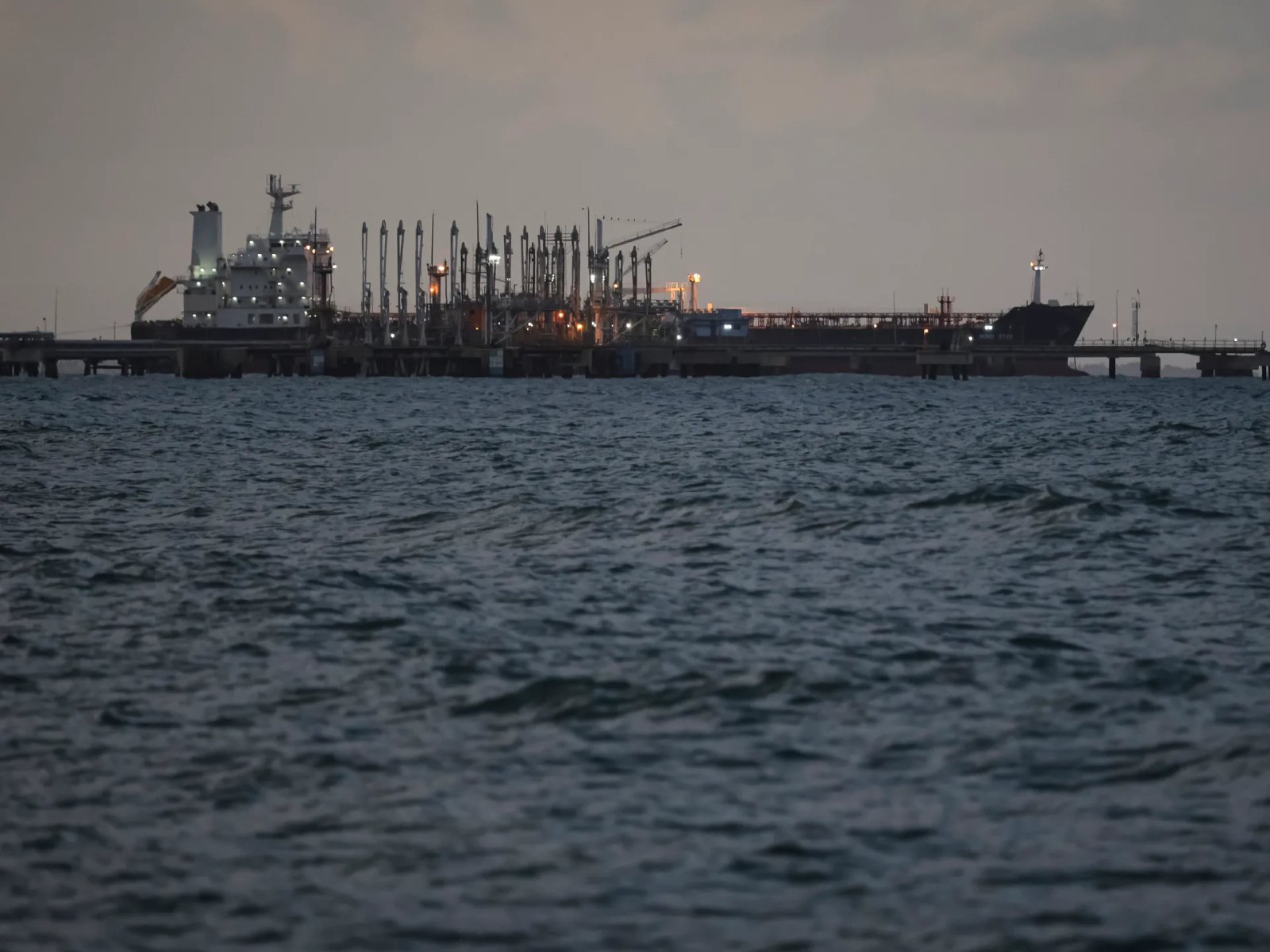 US Expands Sanctions on Tankers Carrying Venezuelan Oil