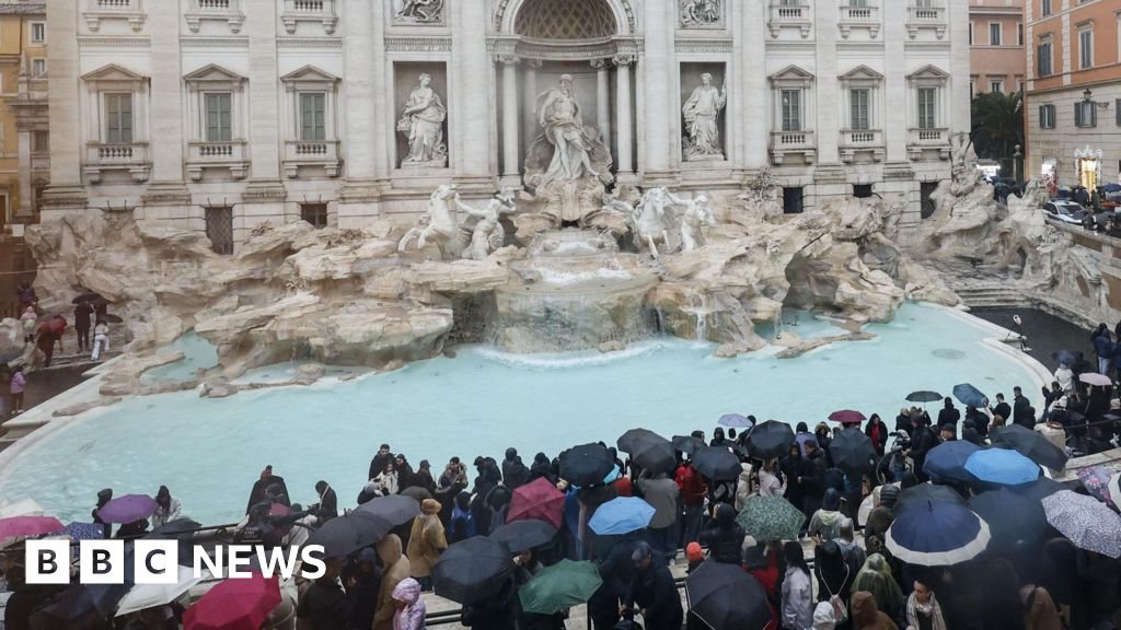 Visitors to Rome's Trevi Fountain Will Now Pay a €2 Entry Fee