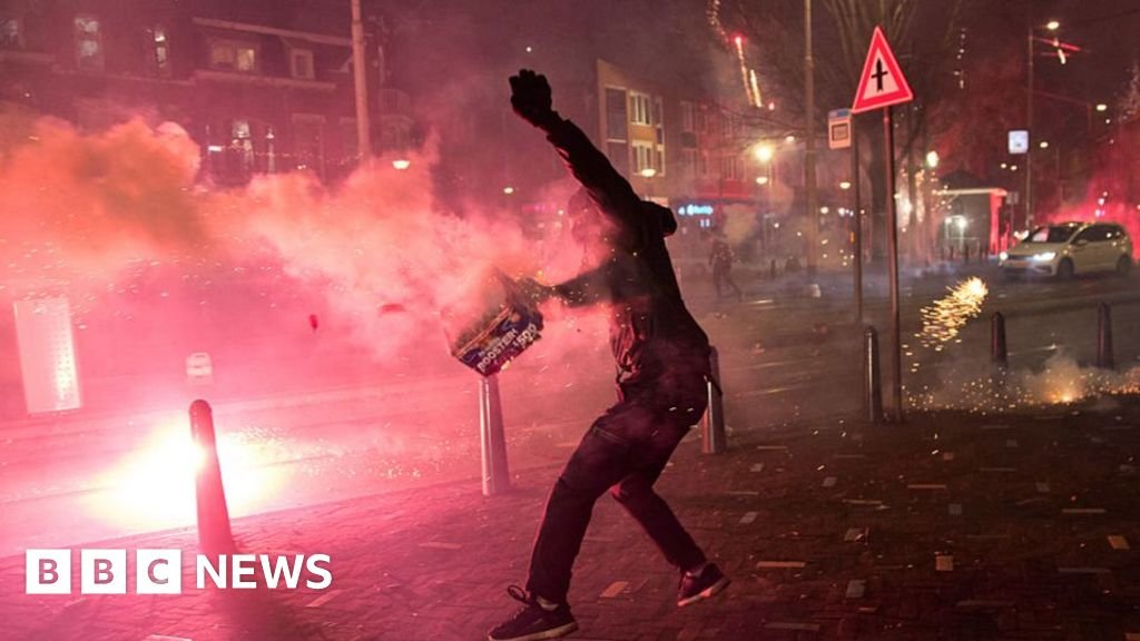 Dutch Police Confront Unprecedented Violence This New Year's Eve