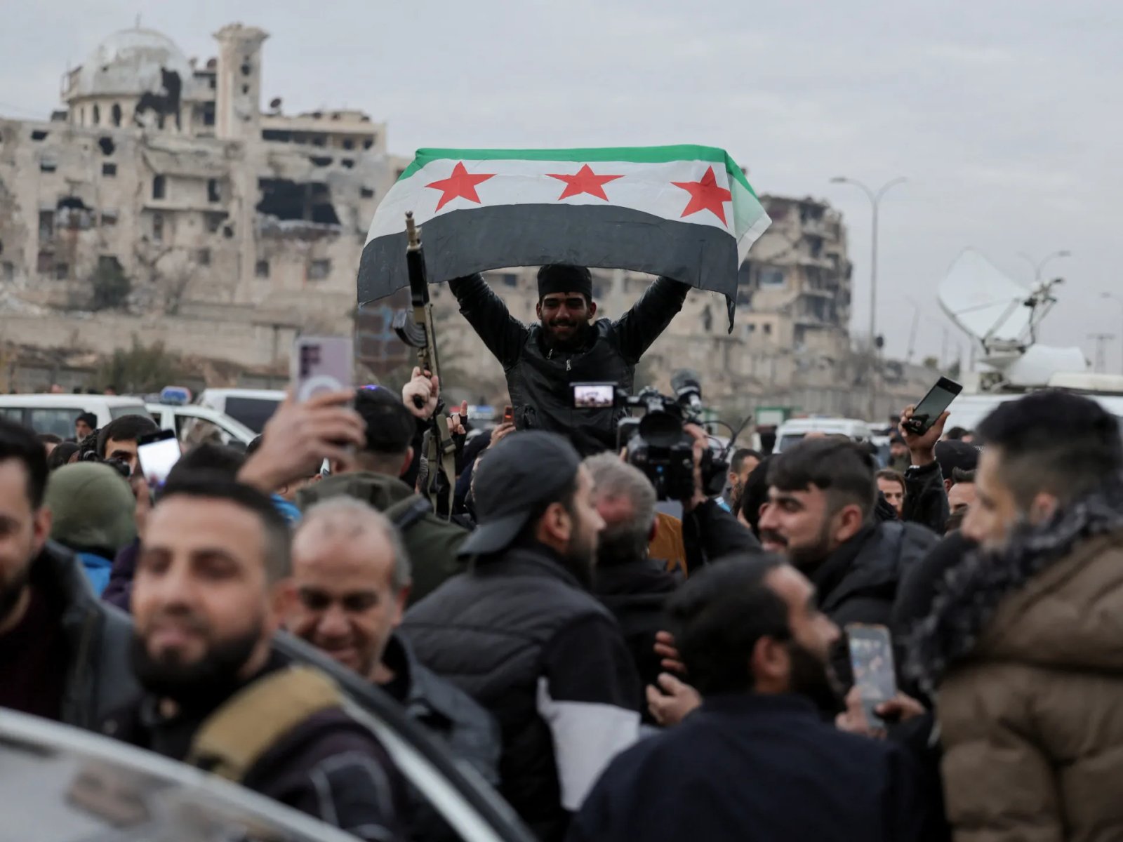 Kurdish SDF Fighters Withdraw from Aleppo After Intense Clashes