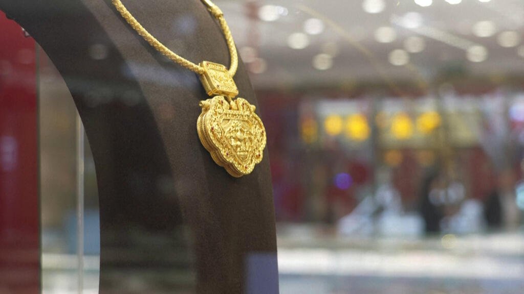 Shanghai Residents Lured to Sell as China's Gold Boom Surges