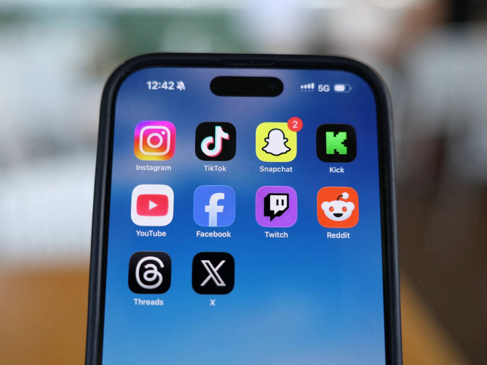 UK Mulls Over Implementing Australia-like Restrictions on Children's Social Media Use