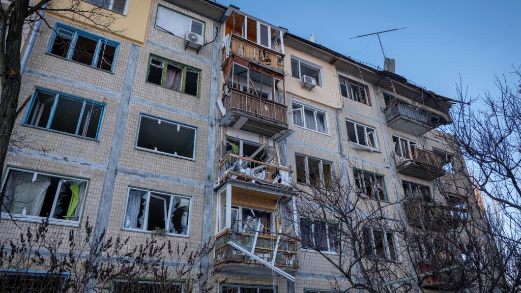 Russian Missiles Strike Kyiv as Ukraine War Anniversary Approaches