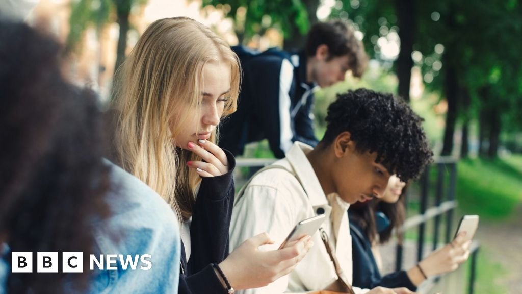 Spain Set to Implement Ban on Social Media for Those Under 16