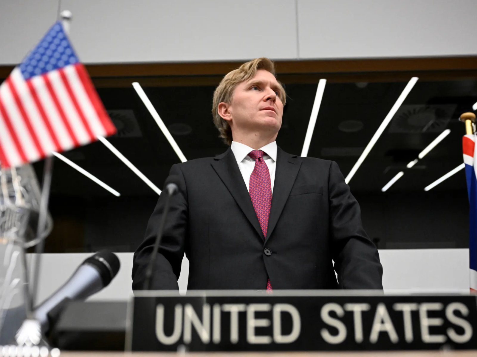 US Encourages Europe to Take Charge of NATO Defense