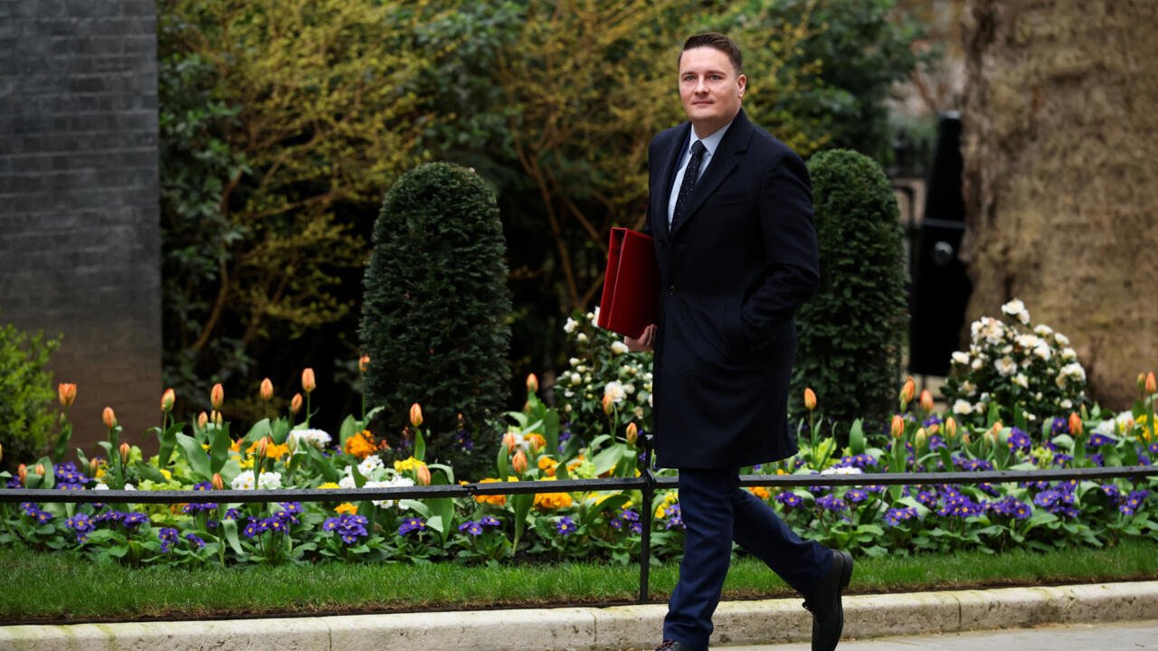 Britain Faces 'Unprecedented' Meningitis Outbreak as Two Students Lose Their Lives