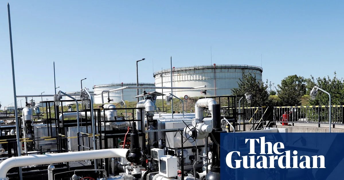 Escalating Tensions: Kyiv and Hungary Clash Over Russian Oil Pipeline in Ukraine War Briefing