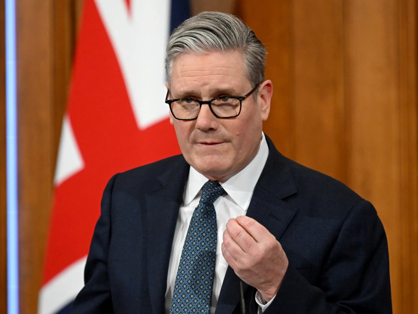 Trump Declares US Does Not Require UK's Aircraft Carriers for Conflict with Iran