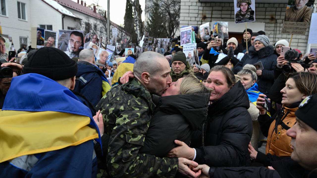 Zelensky Visits Eastern Front Amid Ukraine-Russia POW Exchange