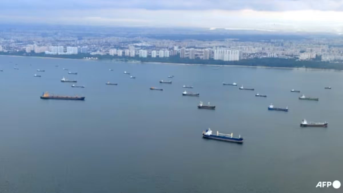 During a UN discussion, Singapore reiterates that freedom of navigation in global waters is a "right, not a privilege."