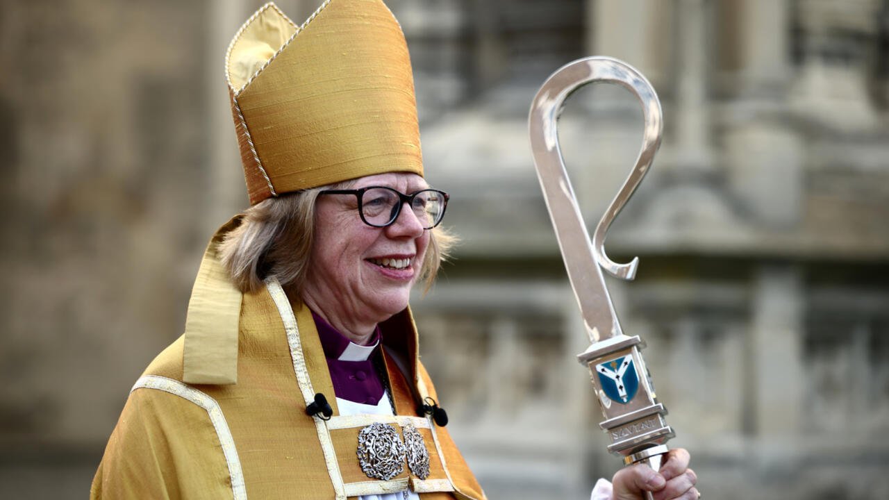 First Female Archbishop of Canterbury, Sarah Mullally, Set for Historic Meeting with Pope Leo