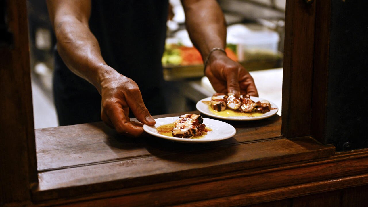 Spain Introduces Amnesty Program for 500,000 Undocumented Migrants