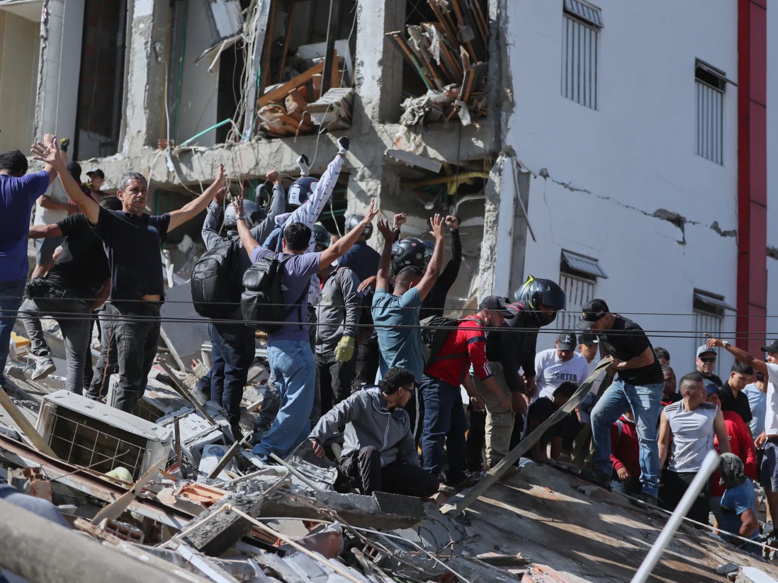 Colombia Struck by 7.4 Magnitude Earthquake, Leading to 20 Fatalities