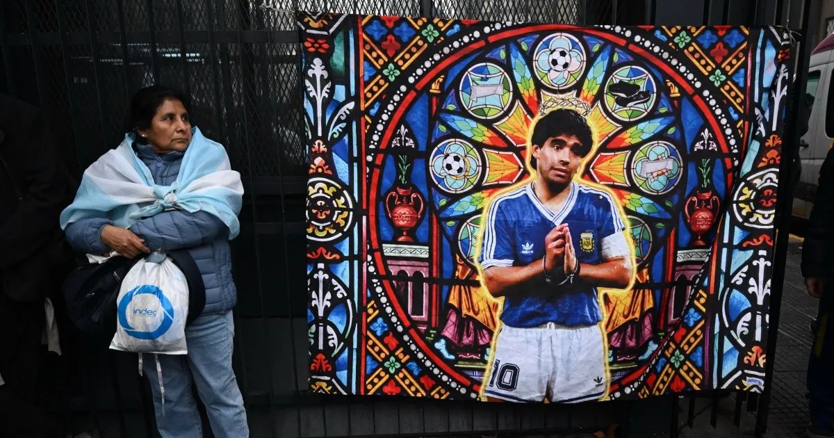 Masseur Reveals Diego Maradona's Last Days: Bloated, Bedridden, and Resigned