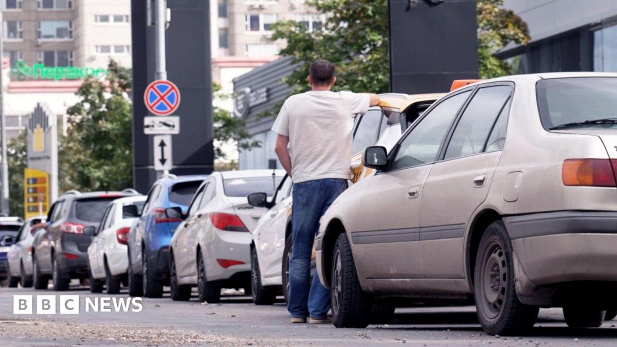 Rosenberg: Russians Experience Increased Impact of War Amidst Fuel Shortages but Soaring Patriotism