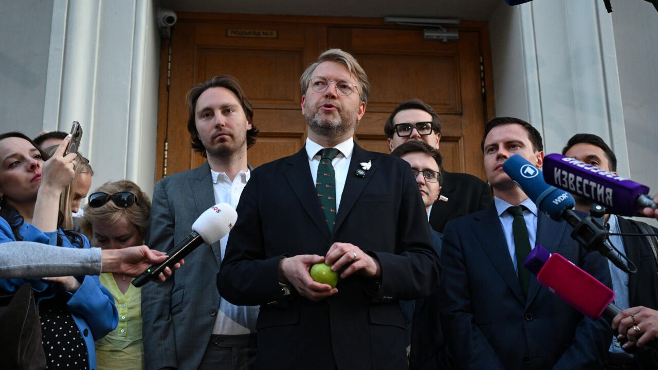 Russia Excludes Anti-War Party 'Yabloko' from September Parliamentary Elections