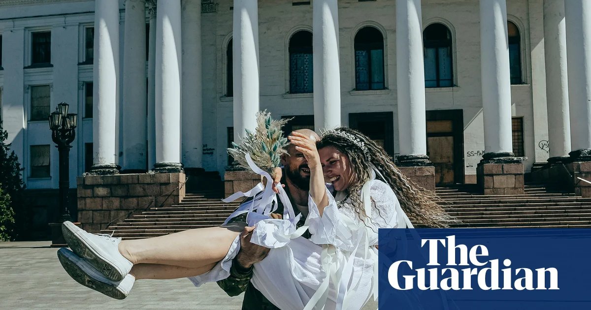 Wedding Amidst Conflict: Ukrainian Couple Ties the Knot Under Anti-Drone Nets in Kramatorsk