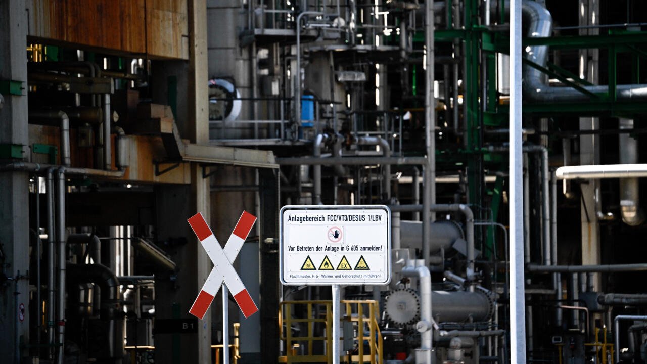 Germany Probes Potential Sabotage of Power Substations as Russia Calls for German Diplomat